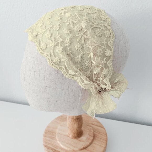 Other - NWT Pretty Vintage Girls Head Scarf Lovely Floral Lace Embroidery Bohemian Cream